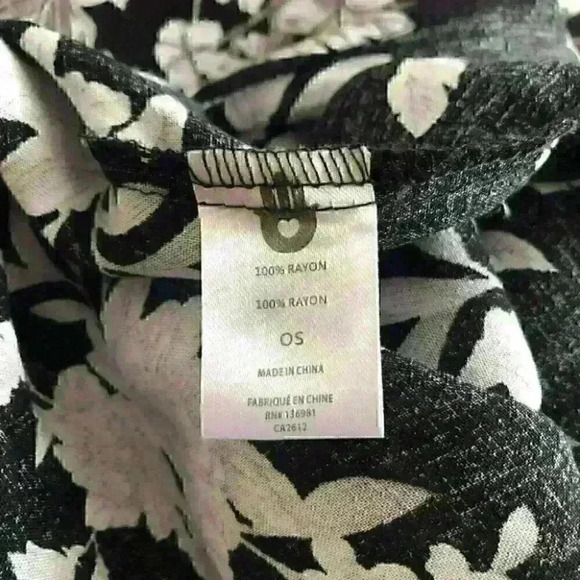 NWOT Spiritual Gangster Maya Kimono Black White Floral - Picture 7 of 9